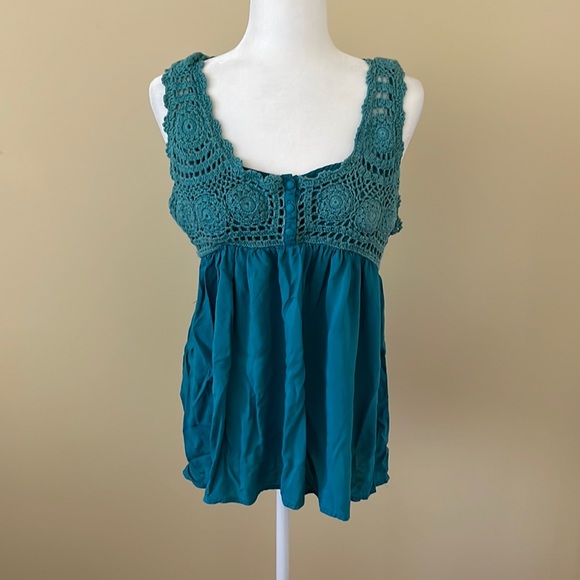Blue crotchet knit top - Picture 1 of 9